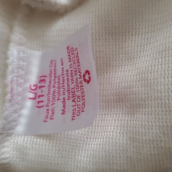 Fuzzy Soft Sweater Size Large - Picture 7 of 7